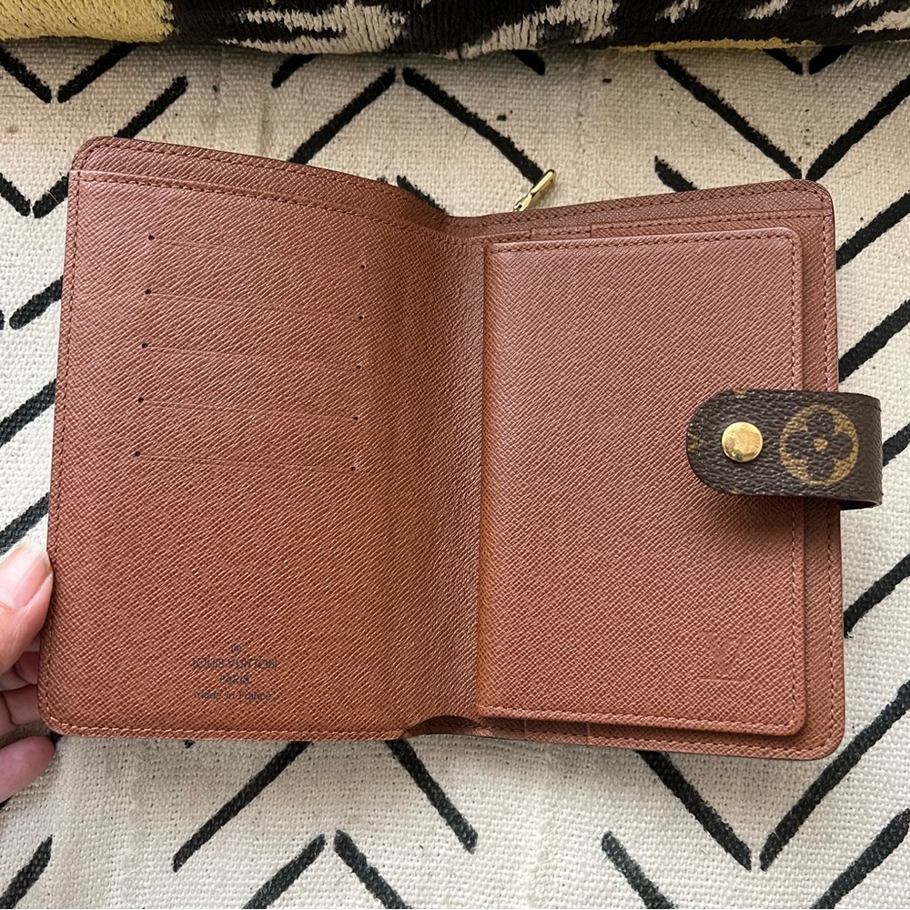 Authentic large Louis Vuitton wallet with removable document holder LV - Picture 3 of 10